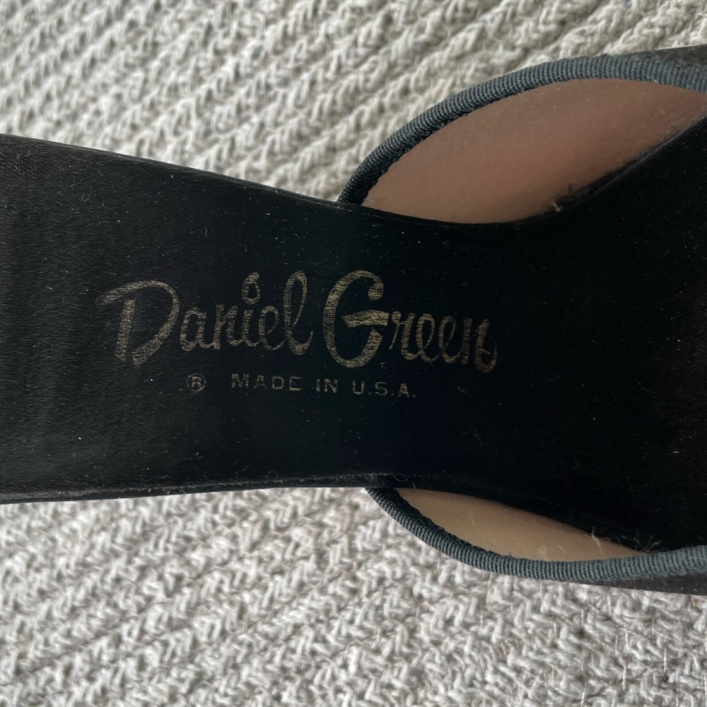 Vintage Daniel Green Black Satin Pom Pom Detail Heeled Mules Fits Size 8 Narrow - Picture 5 of 11